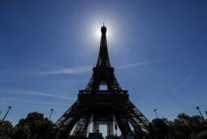 گردشگرها به پاریس برنگشته‌اند