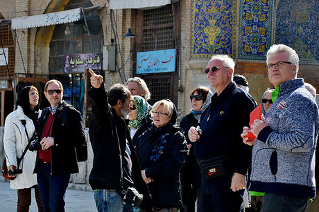 پیام ضرغامی به راهنمایان: ایران را درست و واقعی روایت کنید